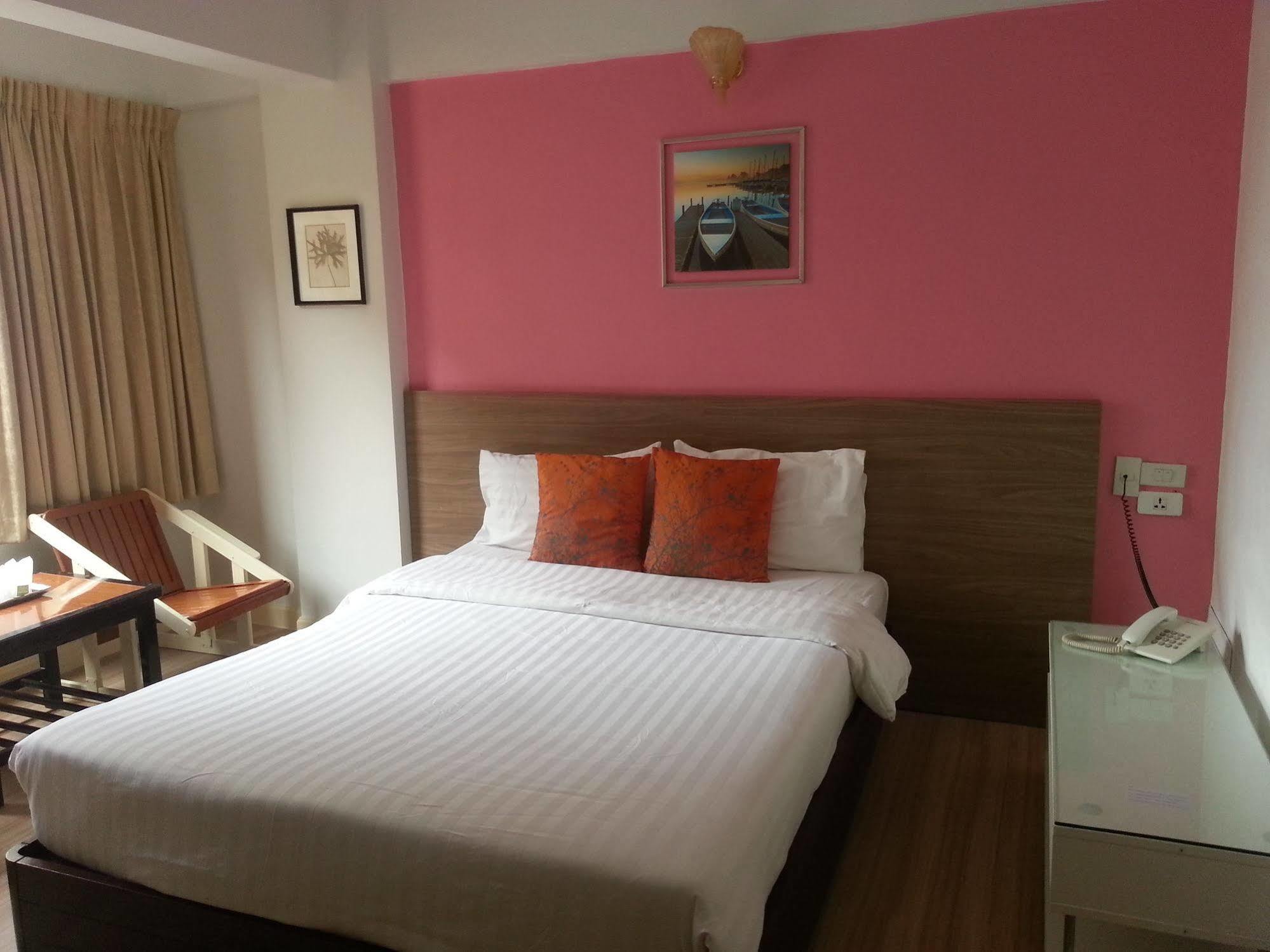 Crown Bts Nana Hotel Bangkok Kültér fotó