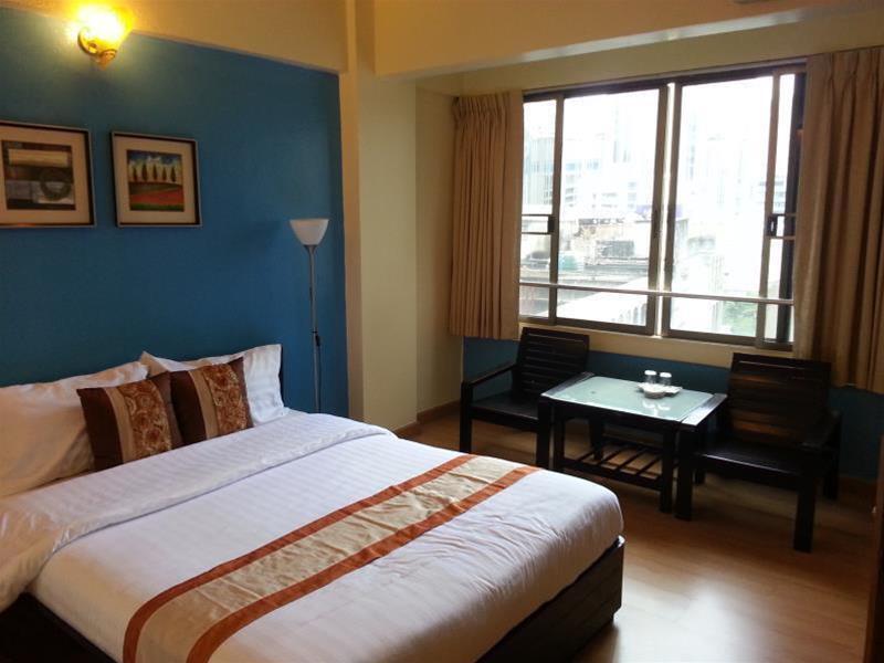 Crown Bts Nana Hotel Bangkok Kültér fotó